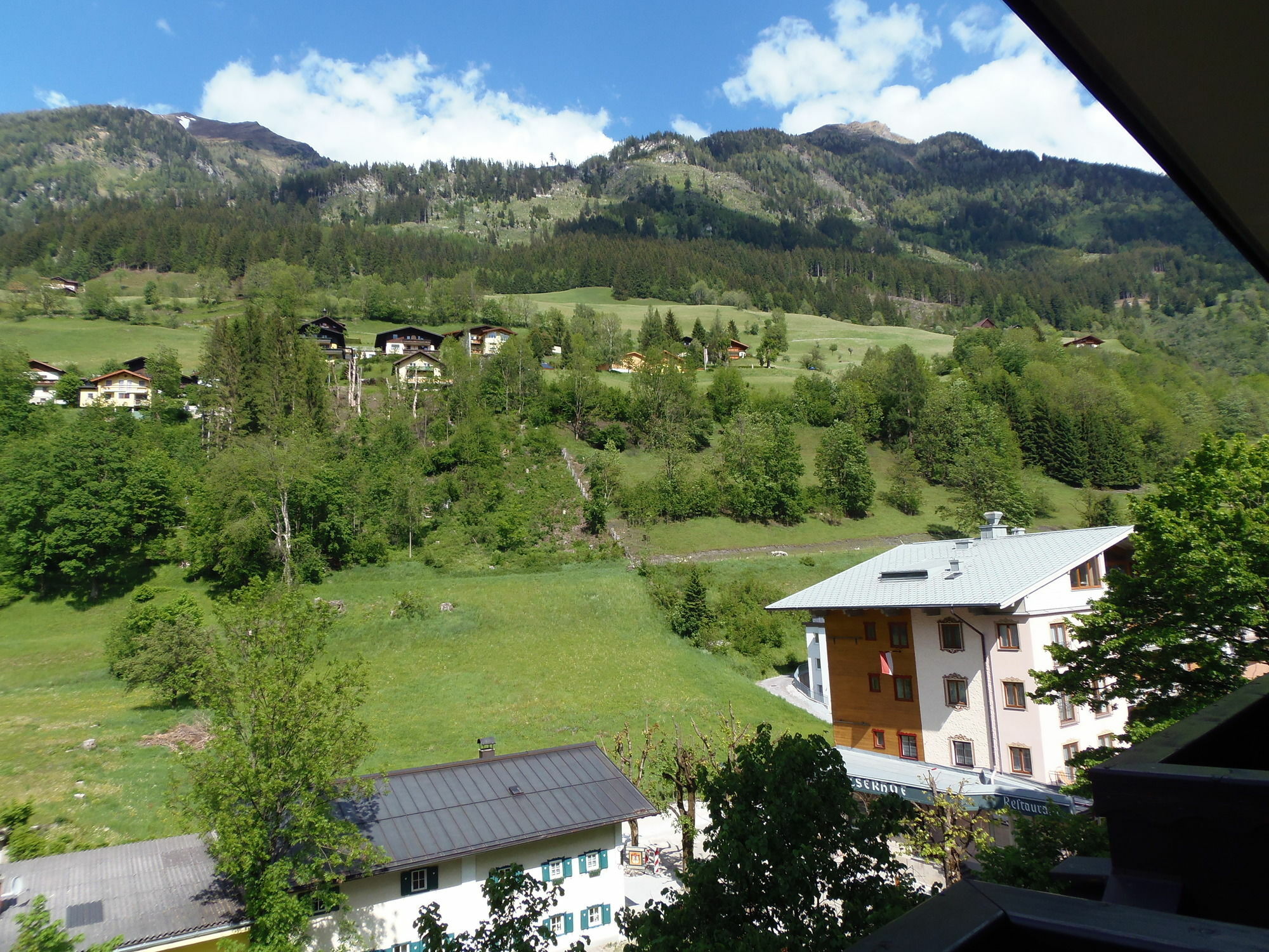 Hotel Germania Gastein - Ganzjaehrig Inklusive Alpentherme Gastein & Sommersaison Inklusive Gasteiner Bergbahnen บาดฮอฟกัสไตน์ ภายนอก รูปภาพ